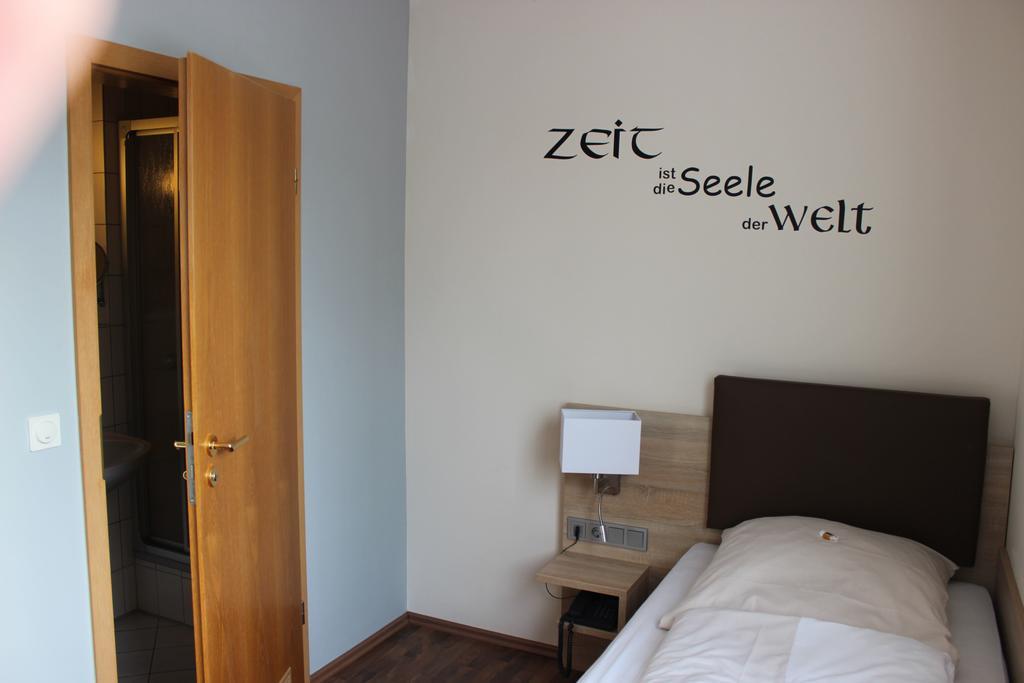 Hotel Dreimaedelhaus Espelkamp-Mittwald Exterior photo
